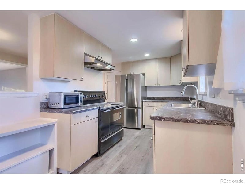 928 Harrison St, Denver, CO 80209