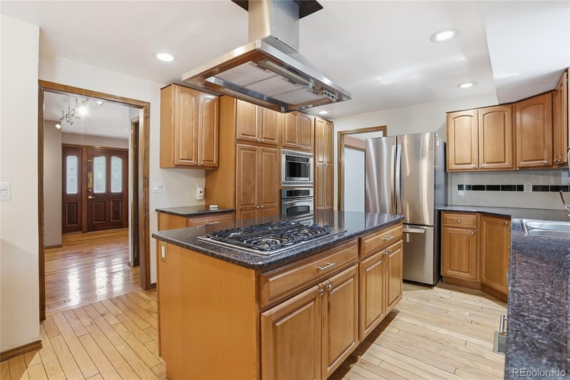3076 Nelson Ct, Lakewood, CO 80215