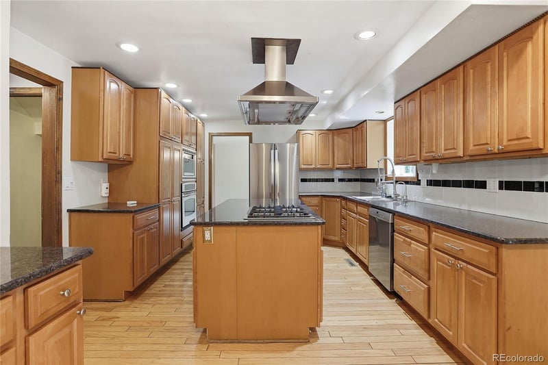 3076 Nelson Ct, Lakewood, CO 80215