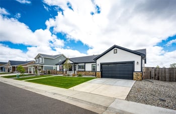 56248 22nd Pl, Strasburg, CO 80136