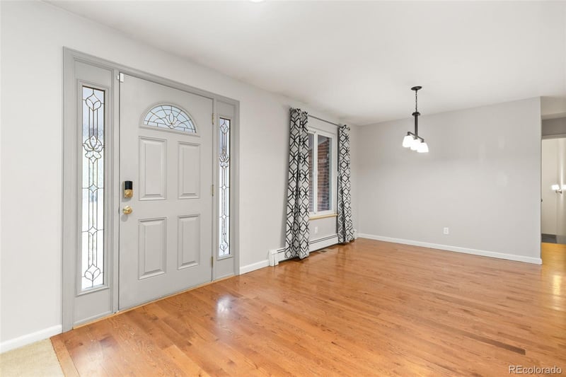 2622 Brentwood Ct, Lakewood, CO 80227