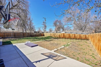 1281 Worchester St, Aurora, CO 80011