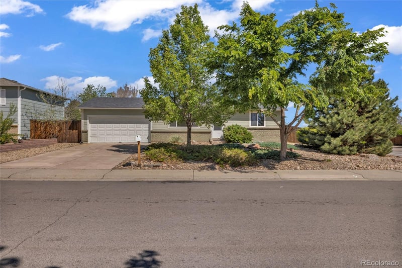 15949 Brunswick Dr, Aurora, CO 80013