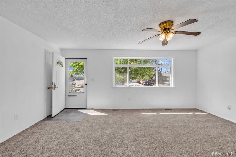 15949 Brunswick Dr, Aurora, CO 80013