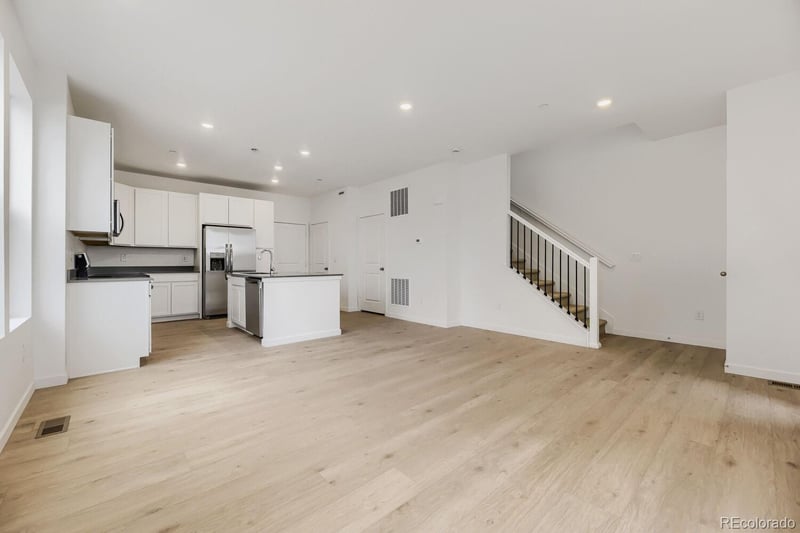 7613 Mobile Way, Centennial, CO 80016