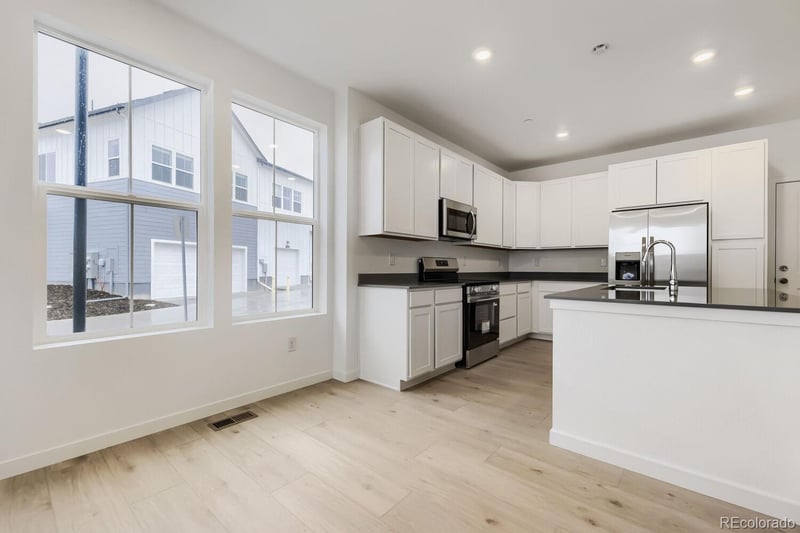 7613 Mobile Way, Centennial, CO 80016