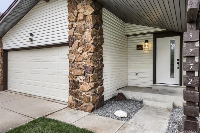 3752 Mission Pw, Aurora, CO 80013