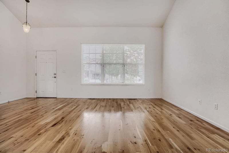 1542 Haleyville St, Aurora, CO 80018