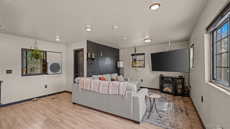 740 Depew St, Lakewood, CO 80214