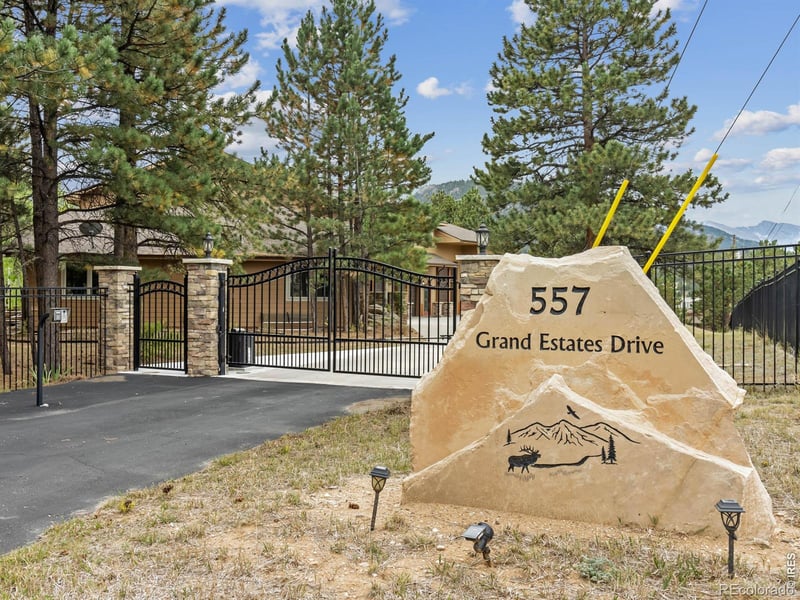 557 Grand Estates Dr, Estes Park, CO 80517