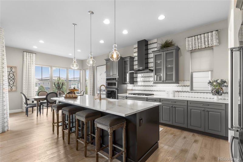 485 Meadowleaf Ln, Highlands Ranch, CO 80126