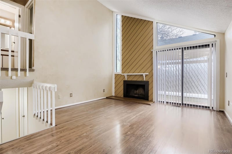 10223 Peakview Ave, Englewood, CO 80111