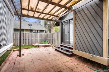 10223 Peakview Ave, Englewood, CO 80111