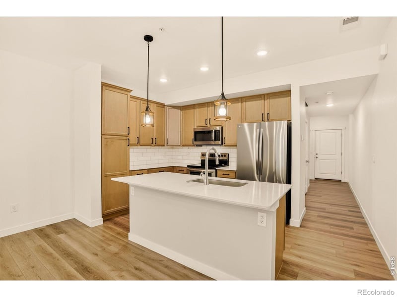 330 High Point Dr #105, Longmont, CO 80504