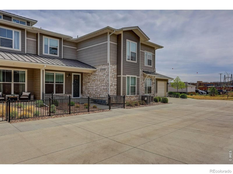 330 High Point Dr #105, Longmont, CO 80504