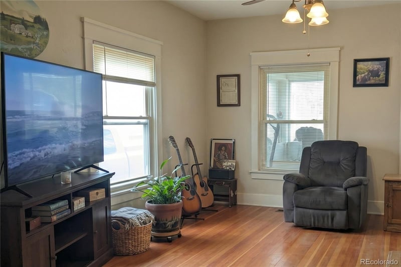 37 4th Ave, Longmont, CO 80504