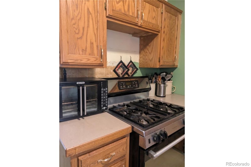 37 4th Ave, Longmont, CO 80504