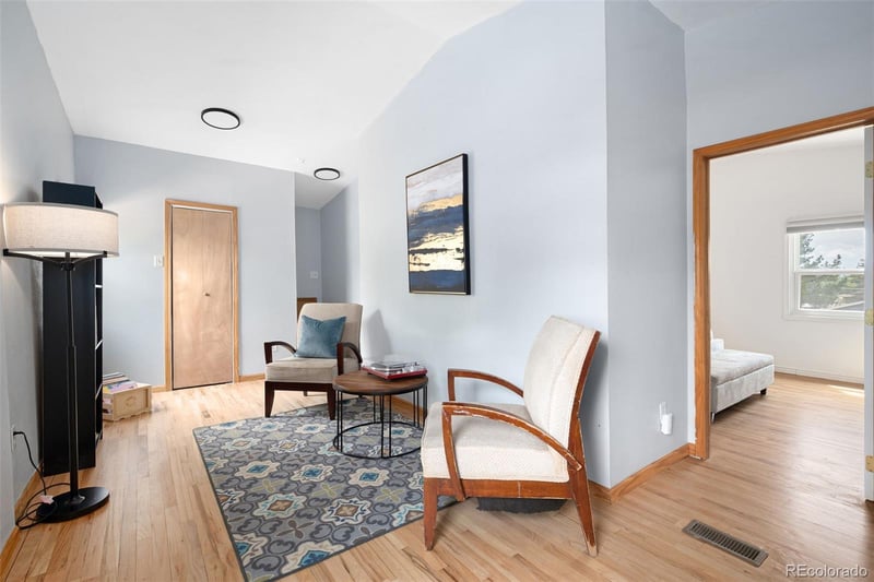 9565 52nd Ave, Arvada, CO 80002