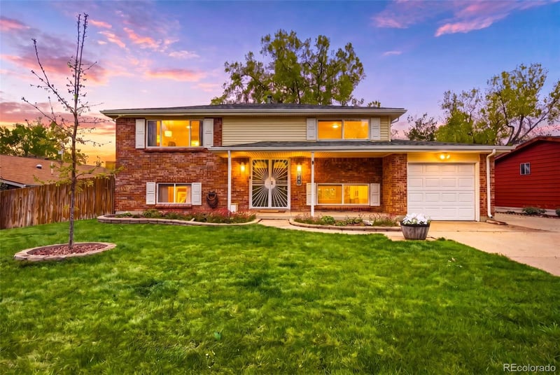 10462 9th Ave, Lakewood, CO 80215