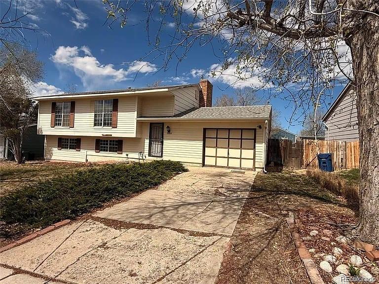 18035 Iowa Dr, Aurora, CO 80017