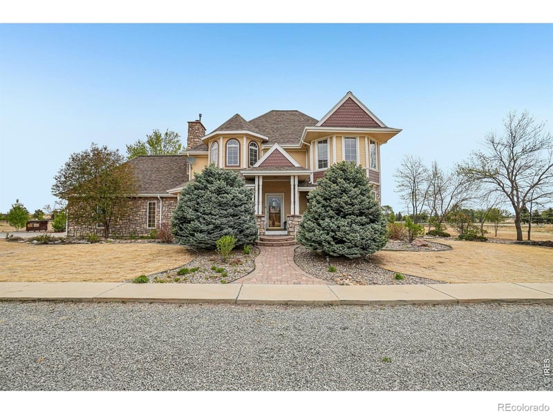 9743 Yellowstone Rd, Longmont, CO 80504