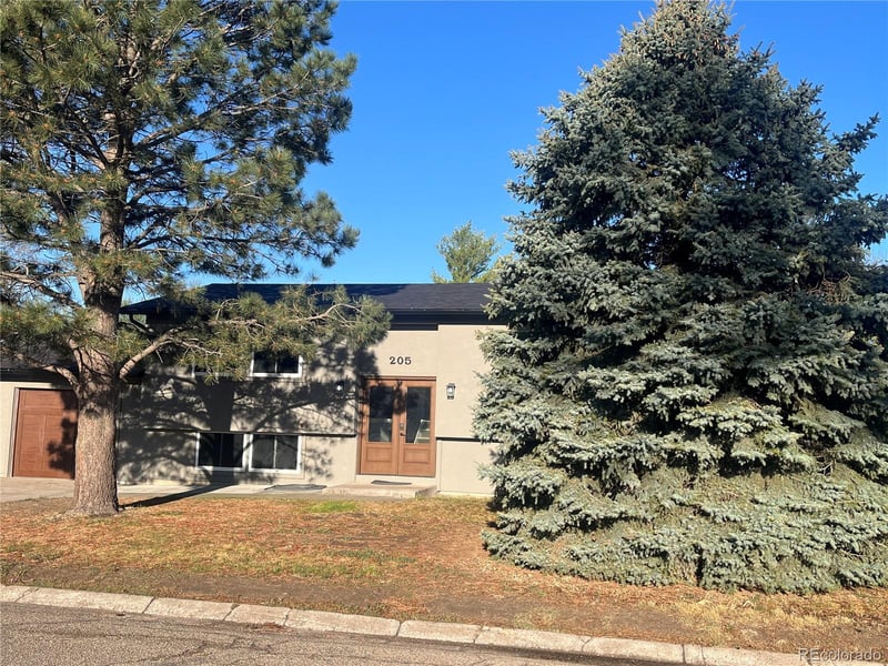 205 Eldridge St, Burlington, CO 80807