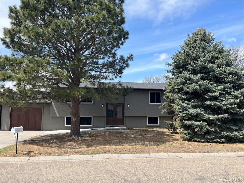 205 Eldridge St, Burlington, CO 80807