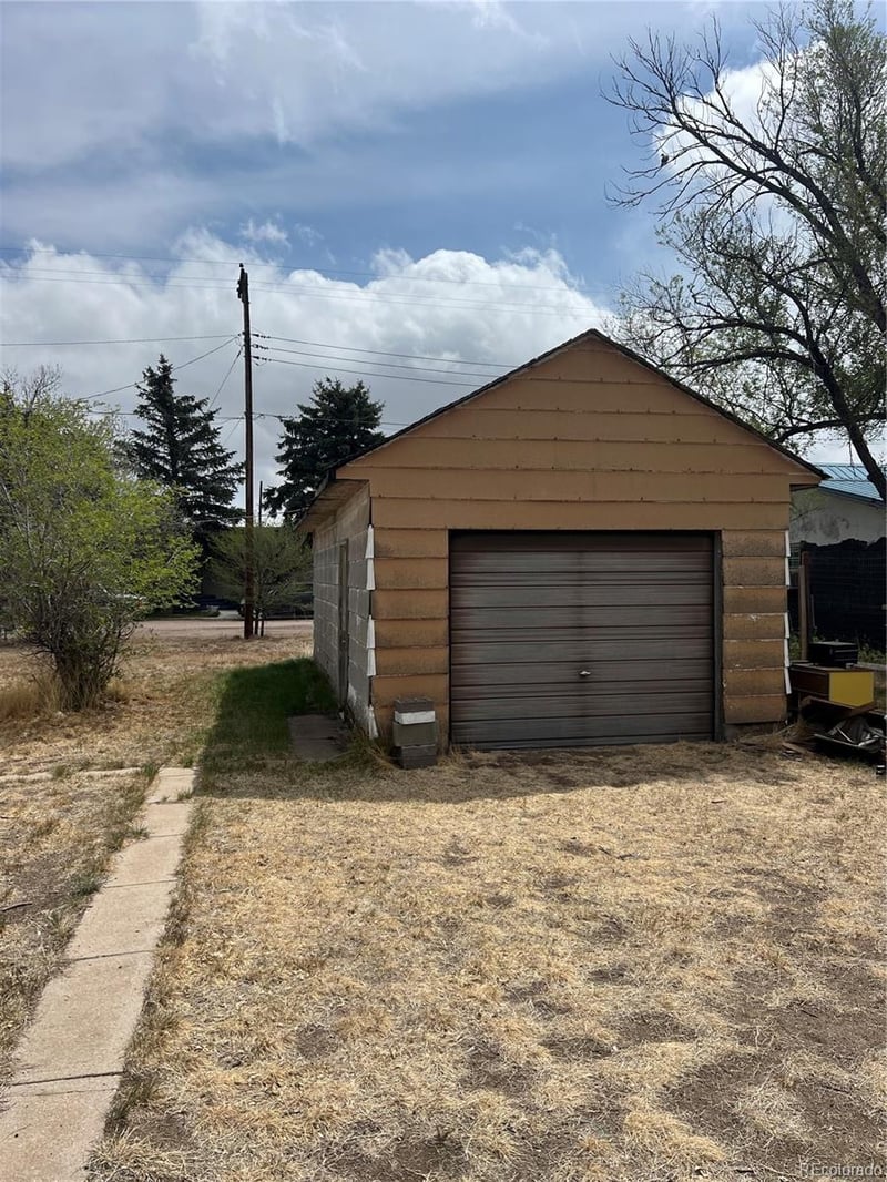 324 Elm St, Arriba, CO 80804