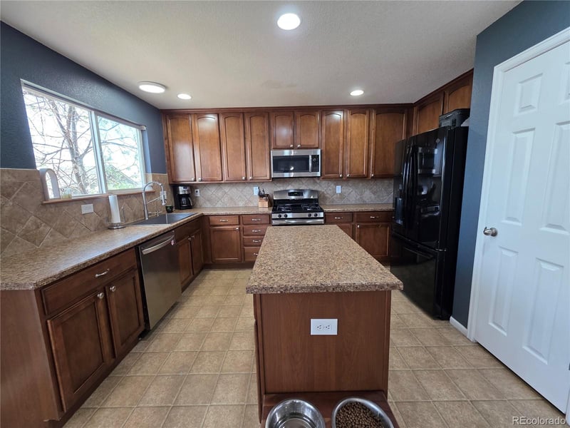 8807 Silver Glen Dr, Fountain, CO 80817