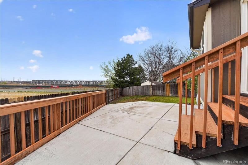 22471 Princeton Dr, Aurora, CO 80018