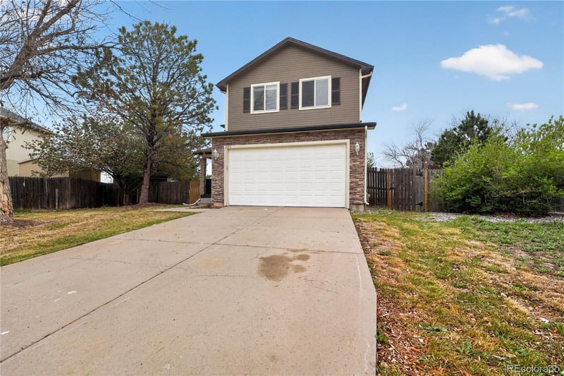 22471 Princeton Dr, Aurora, CO 80018