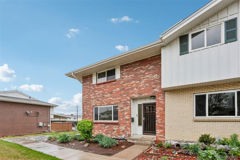 9183 E Oxford Dr, Denver, CO 80237