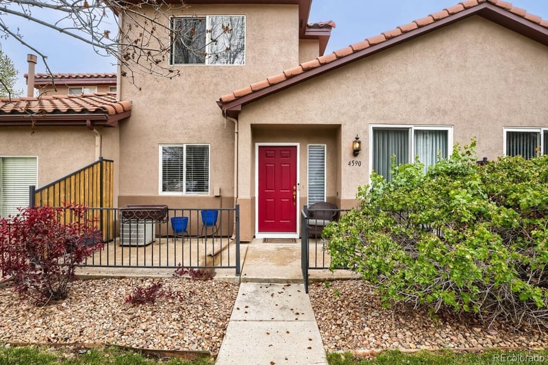 4590 S Auckland Ct, Aurora, CO 80015