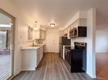 2114 Eagle Ct, Aurora, CO 80014