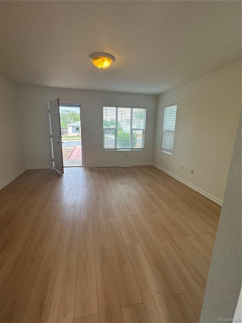 949 Perry St, Denver, CO 80219