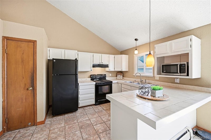 2801 Davies Dr, Littleton, CO 80120