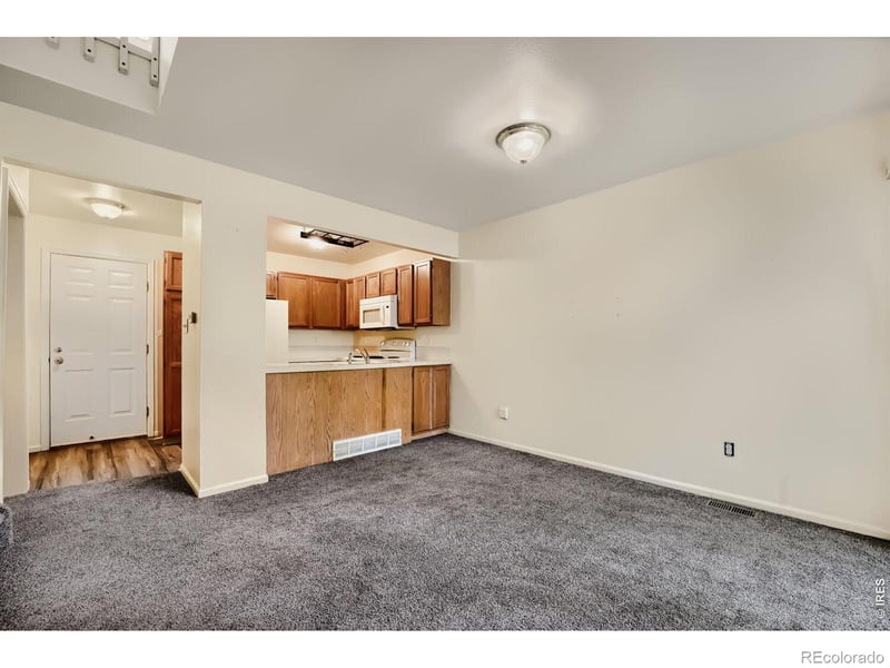 2112 Meadow Ct, Longmont, CO 80501