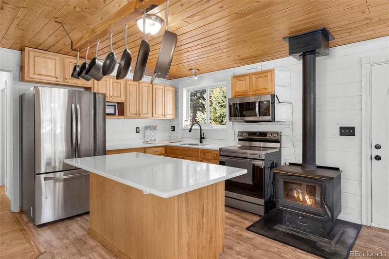1276 Pinewood Rd, Florissant, CO 80816