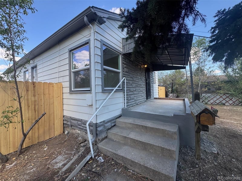 1315 Knox Ct, Denver, CO 80219