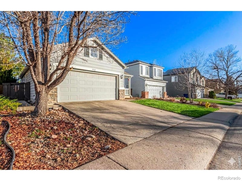 9712 Queenscliffe Dr, Highlands Ranch, CO 80130