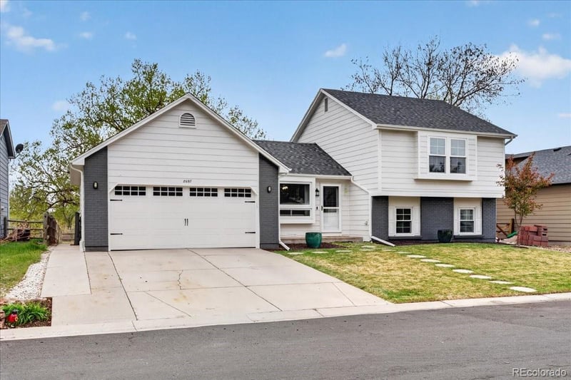 8697 Aspen Cir, Parker, CO 80134