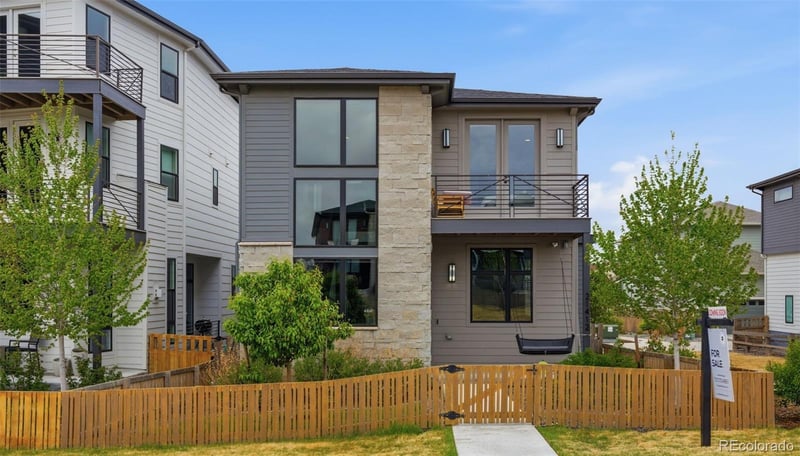 21412 61st Dr, Aurora, CO 80019