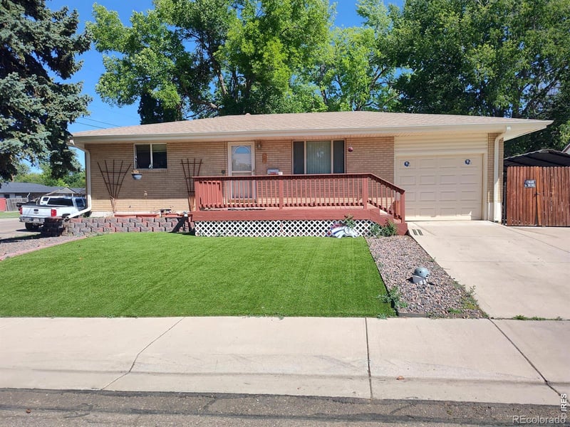 2 Forsyth Dr, Longmont, CO 80504