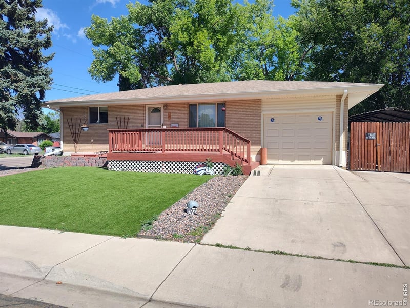 2 Forsyth Dr, Longmont, CO 80504