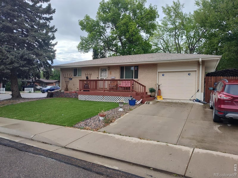 2 Forsyth Dr, Longmont, CO 80504
