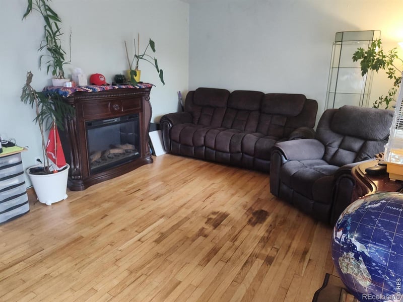 2 Forsyth Dr, Longmont, CO 80504