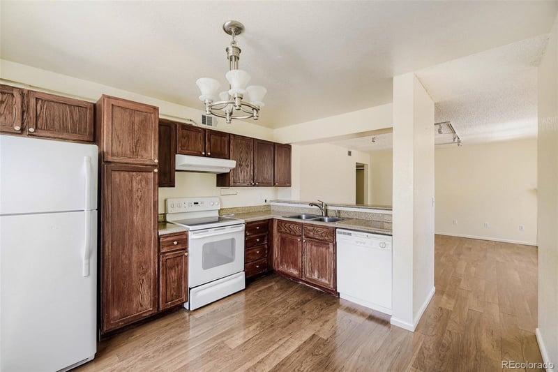 5755 Atlantic Pl #202, Lakewood, CO 80227