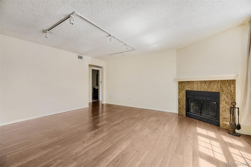 5755 Atlantic Pl #202, Lakewood, CO 80227