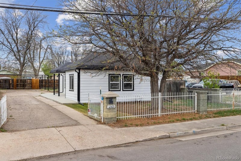 1285 Irving St, Denver, CO 80219