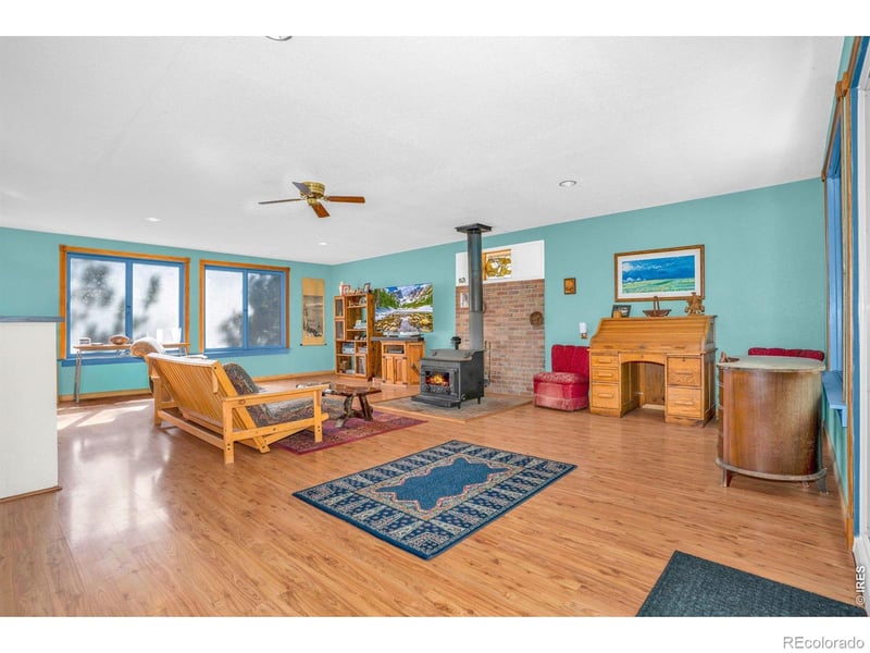 527 Hemlock Dr, Lyons, CO 80540